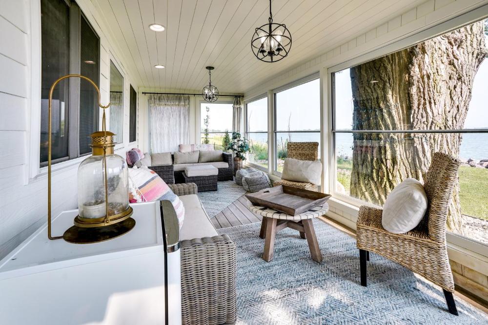 Waterfront Lake Poinsett Retreat with Fire Pit!